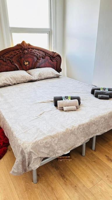 3 Bed House East London Home Bagian luar foto